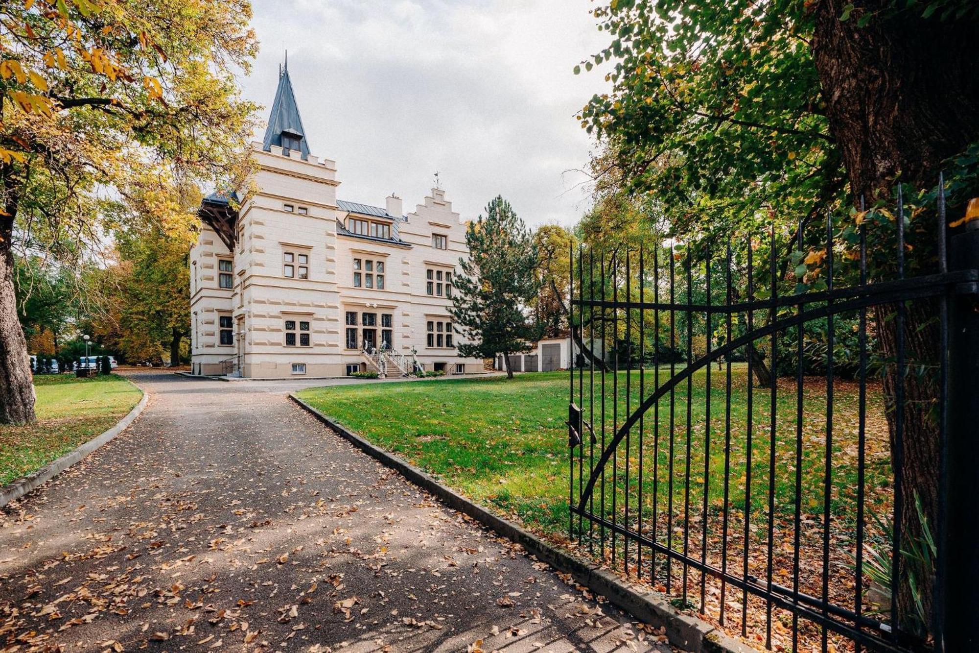 Vila Austerlitz Buitenkant foto